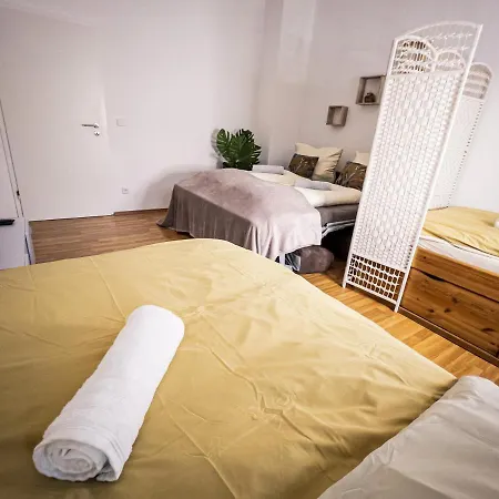 Apartment ° Charming 24/7 Serviced ° *